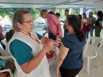 Sesapi aplicou mais de mil vacinas contra a gripe em servidores do Centro Administrativo