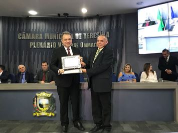 Florentino Neto recebe título de Cidadania Teresinense