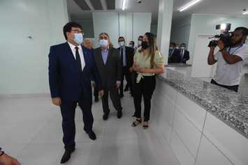 Governador visita UTI recém-concluída no Hospital de Campo Maior