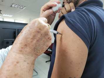 Sesapi reforça imunização contra a Covid-19 com a vacina bivalente 