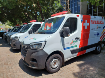 Sesapi entrega ambulâncias de suporte avançado para hospitais e municípios
