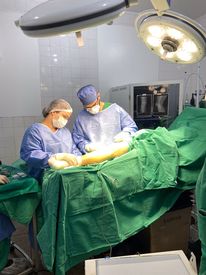 Hospital Regional de Barras realiza cirurgia ortopédica inédita de platô tibial