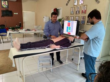 Equipe do hospital Barras é capacitada para manejo de paradas cardiorrespiratórias