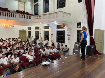 Sesapi realiza roda de conversa sobre os riscos do tabagismo com alunos do Liceu Piauiense