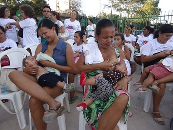 Mais de cem mães participaram do II Mamaço